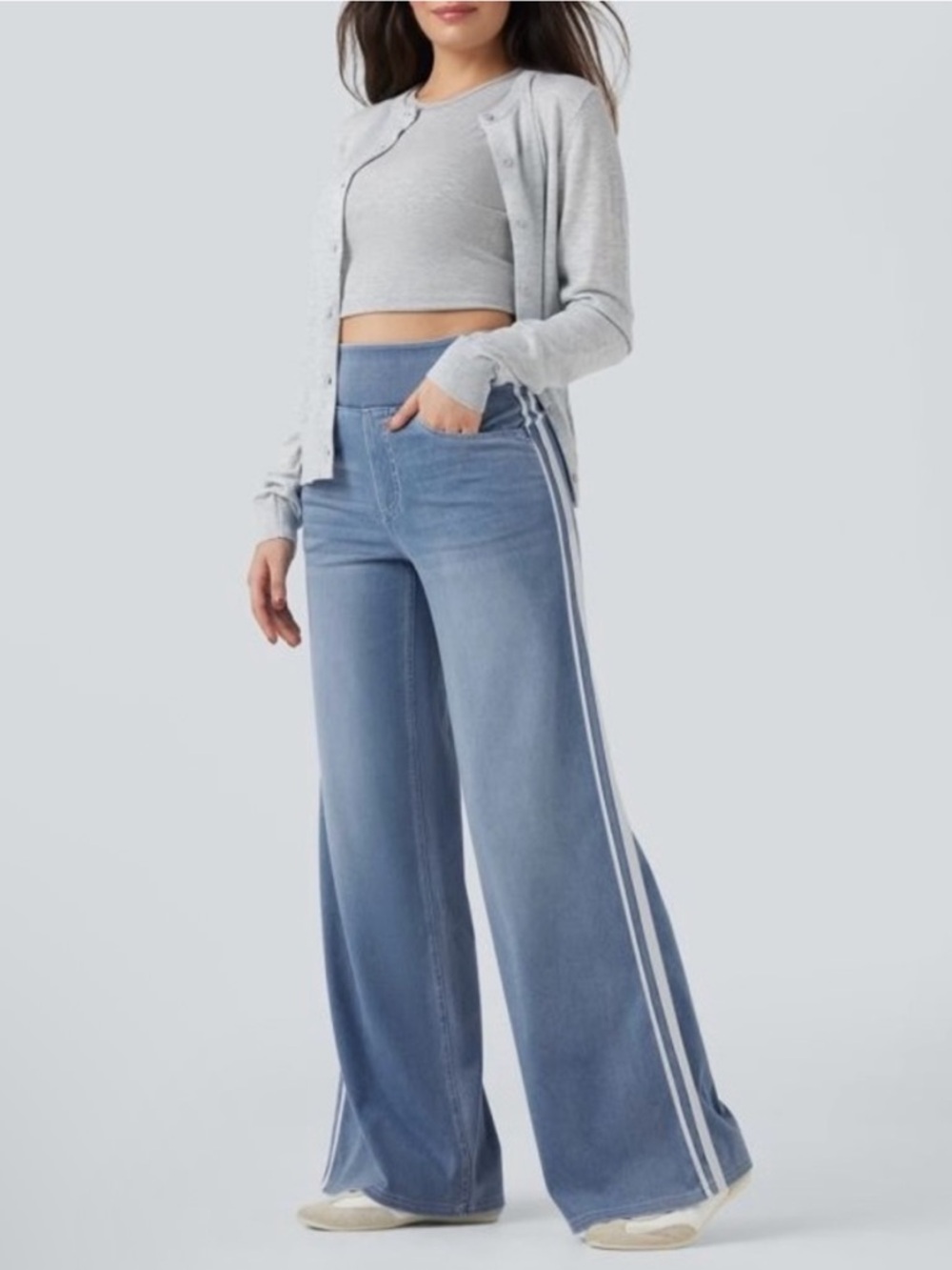 NWOT HALARA Sunset High-Waisted Wide Leg Side Stripe Jeans, Small Blue/white